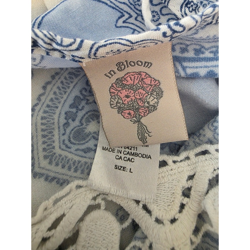 In Bloom Blue Paisley Lace Trim Cami Tank Top Women's Size L - Picture 3 of 4